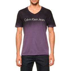 Camiseta de Malha Calvin Klein Jeans Degradê é bom? Vale a pena?