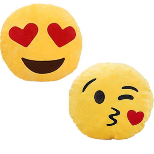 Kit 2 Almofadas Emoticon Emoji Oficial Antialérgica Apaixonado e Beijinho 33cm é bom? Vale a pena?