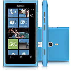 Smartphone Nokia Lumia 800 - Azul - GSM, Tela Curva 3.7" AMOLED, Windows Phone 7.5, Processador 1.4GHz, 3G, Wi-Fi, GPS, Câmera 8 MP com Dual-LED Flash e Lente Carl Zeiss, Filma em HD, MP3 Player, Bluetooth, Memória Interna de 16GB e Grátis 25GB de Armazen é bom? Vale a pena?