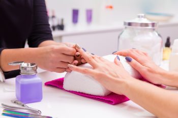 Curso de Manicure e Pedicure Online Certificado: Vale a Pena?