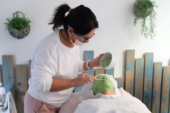 Curso de Limpeza de Pele Profissional: Transforme sua Carreira