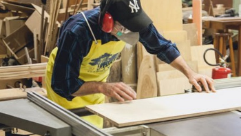 Curso de Marcenaria Grátis: Transforme Suas Ideias em Móveis